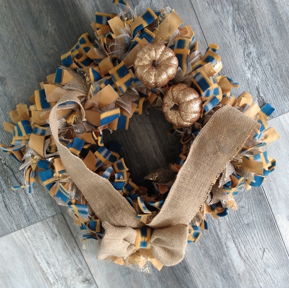 Fall Themed Wreath - Picture 5 of 6